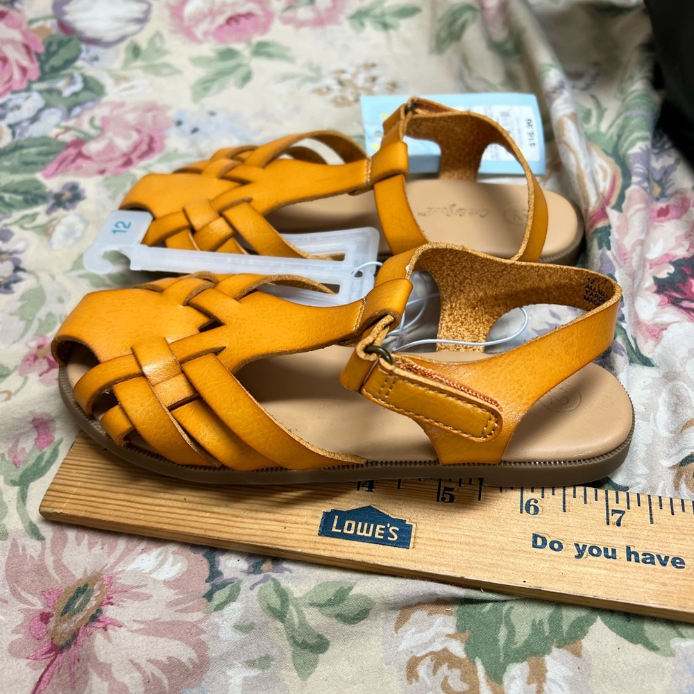 Sandals - Picture 8 of 9